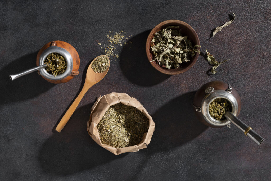 Rituel de préparation du yerba maté 